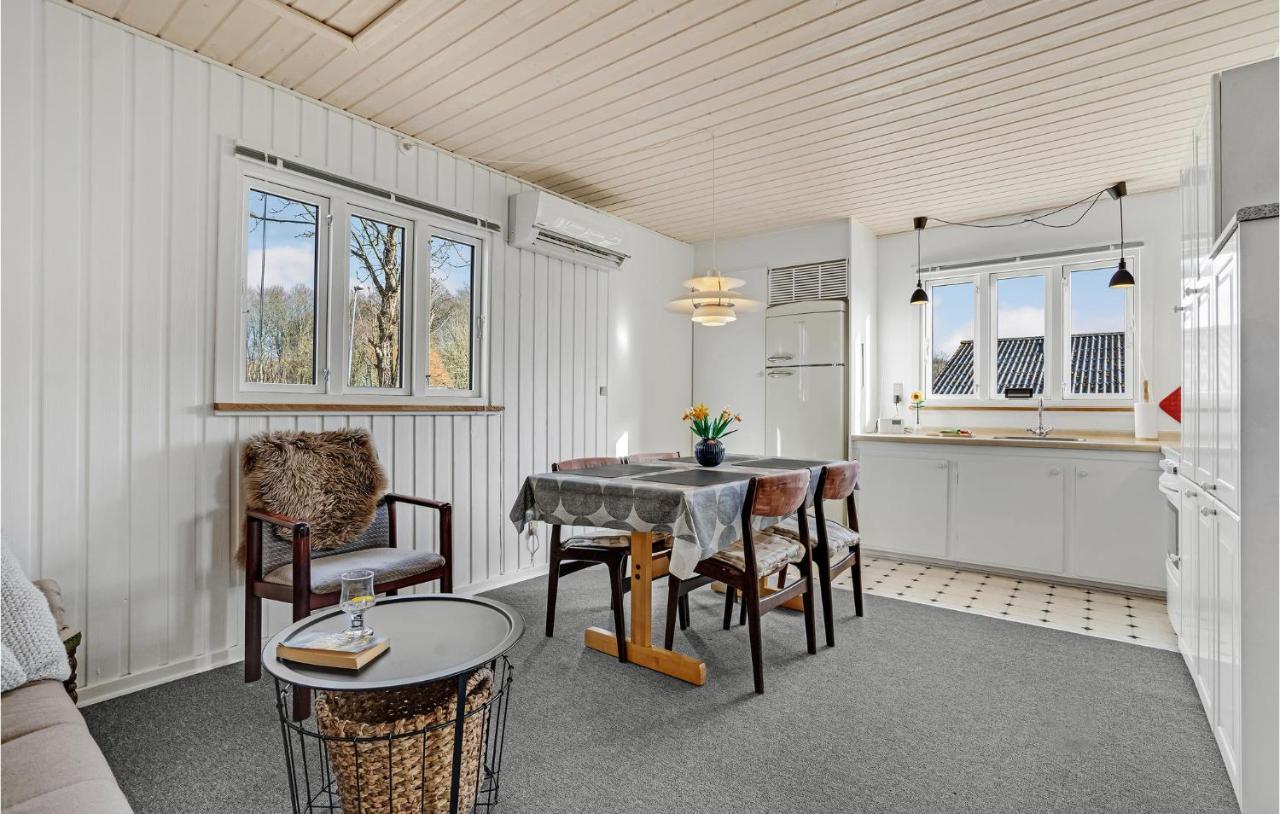 3 Bedroom Lovely Home In Give Uve Exterior foto